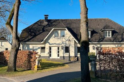 Haus Gronau (Westfahlen) - 10 Zimmer, 300 m&sup2;, 2.700&euro; | Angebot:23702922