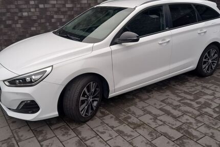 Hyundai i30 97.395 km 10.900 &euro; Ibbenbüren 49477