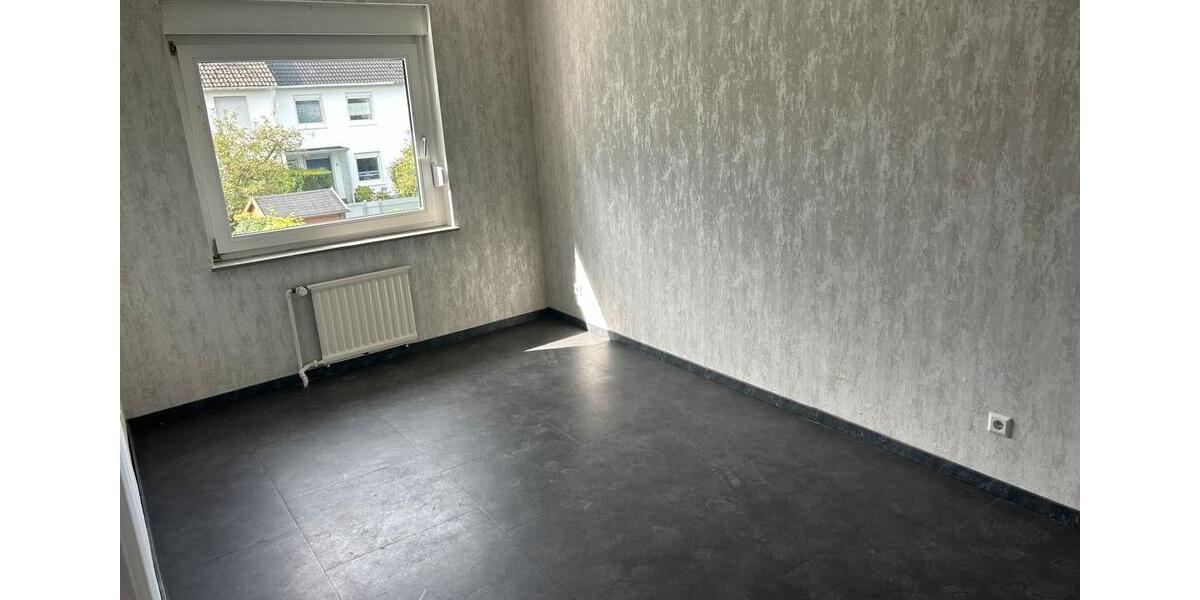 Etagenwohnung Lingen (Ems) Damaschke - 5 Zimmer, 115 m&sup2;, 300&euro; | Angebot:25588598