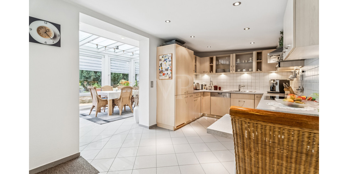 Stilvoller Bungalow mit Wintergarten & Kamin – Wohnen auf einer Ebene in idyllischer Lage - Einfamilienhaus Rheine / Elte Rheine | Angebot:26781763