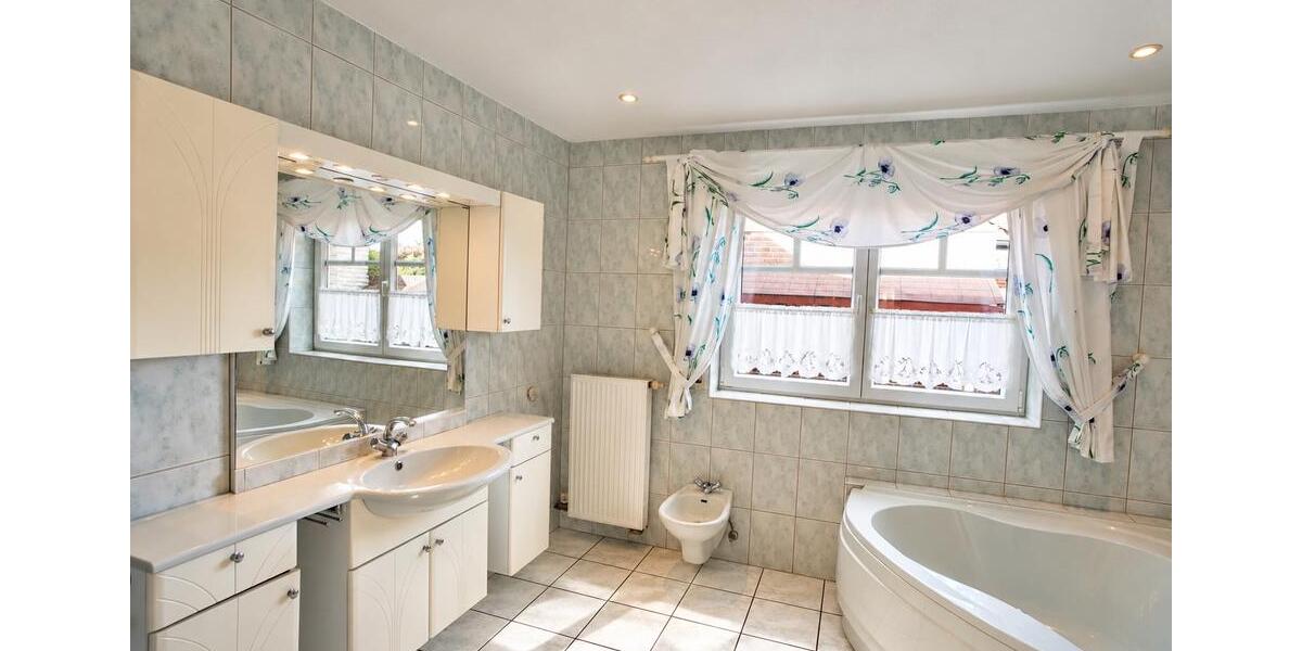 Mehrfamilienhaus, Wohnhaus Bad Bentheim - 7.5 Zimmer, 261 m&sup2;, 465.000&euro; | Angebot:27625569