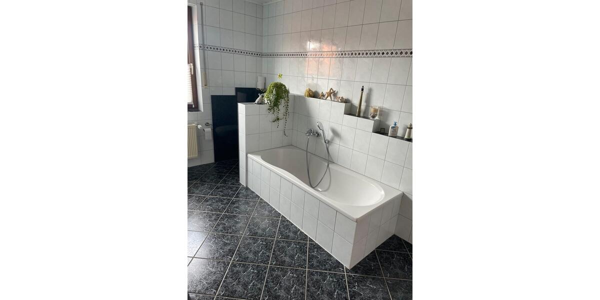 Dachgeschoßwohnung Emsbüren - 3 Zimmer, 100 m&sup2;, 1.100&euro; | Angebot:27590530