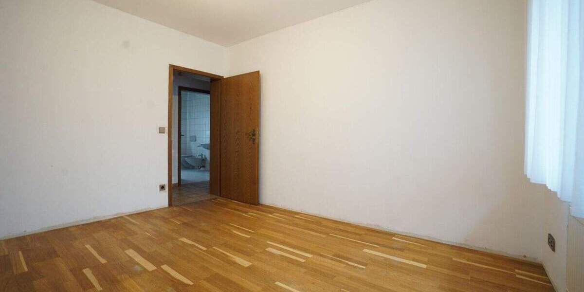 Einfamilienhaus Salzbergen - 9 Zimmer, 241 m&sup2;, 330.000&euro; | Angebot:25698292