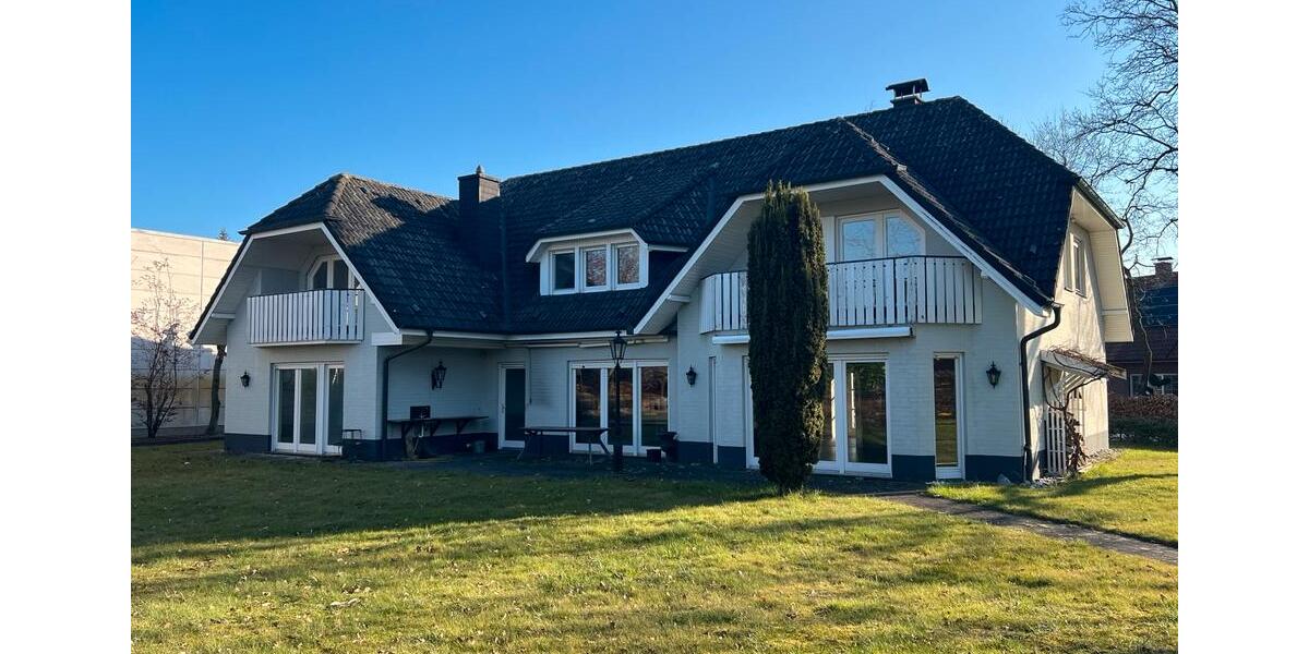 Einfamilienhaus Gronau (Westfahlen) - 10 Zimmer, 300 m&sup2;, 2.700&euro; | Angebot:23702922