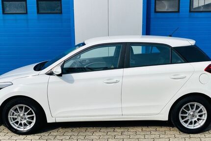 Hyundai i20 64.000 km 12.900 &euro; Greven 48268