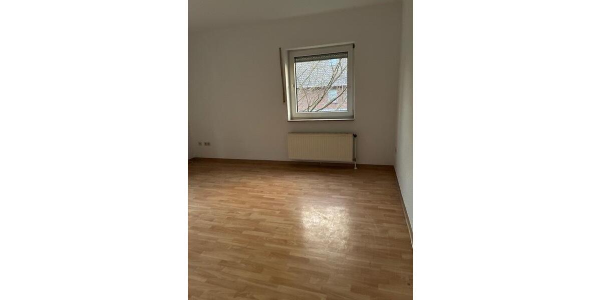 Etagenwohnung Lingen (Ems) - 2.5 Zimmer, 64 m&sup2;, 610&euro; | Angebot:25455602