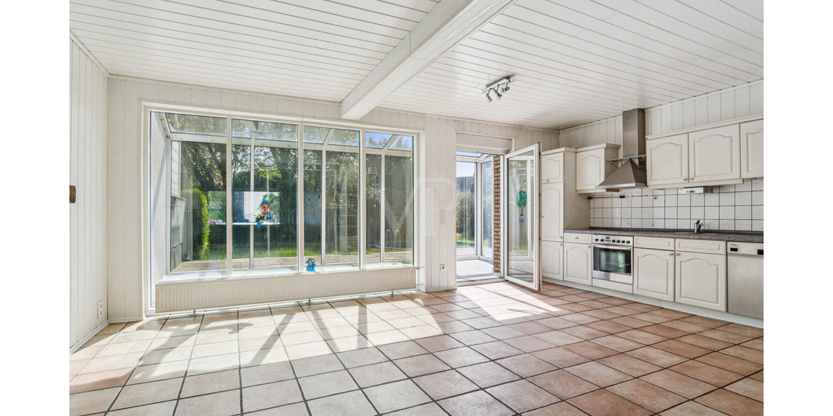Reihenendhaus mit großem Grundstück, Pool und wohnmobilgeeigneter Doppelgarage - Reihenendhaus Rheine Rheine | Angebot:26591723