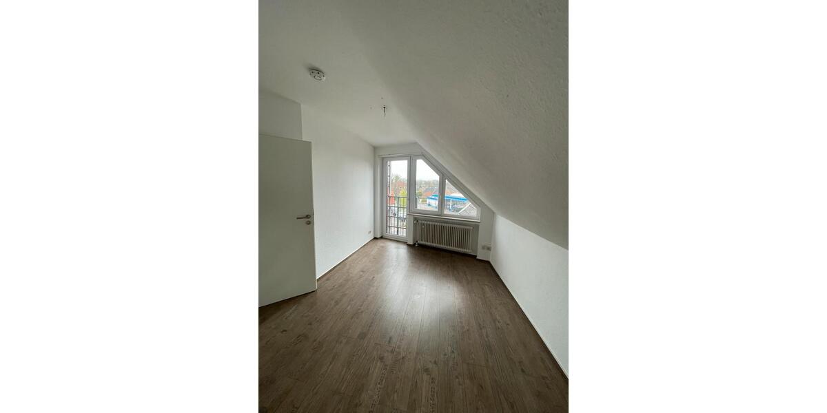Dachgeschoßwohnung Lingen (Ems) - 3 Zimmer, 86 m&sup2;, 750&euro; | Angebot:25754003
