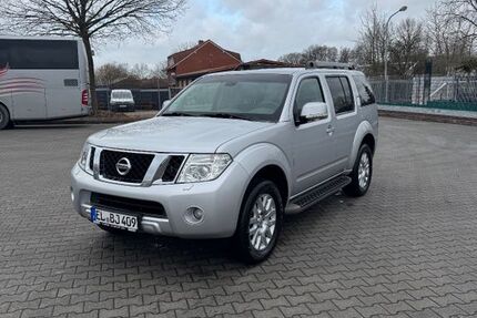 Nissan Pathfinder 153.166 km 17.299 &euro; Ibbenbüren 49479