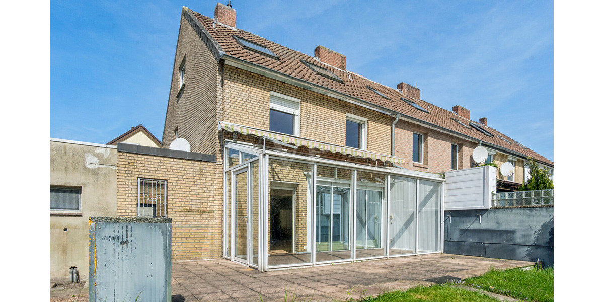 Reihenendhaus mit großem Grundstück, Pool und wohnmobilgeeigneter Doppelgarage - Reihenendhaus Rheine Rheine | Angebot:26591723