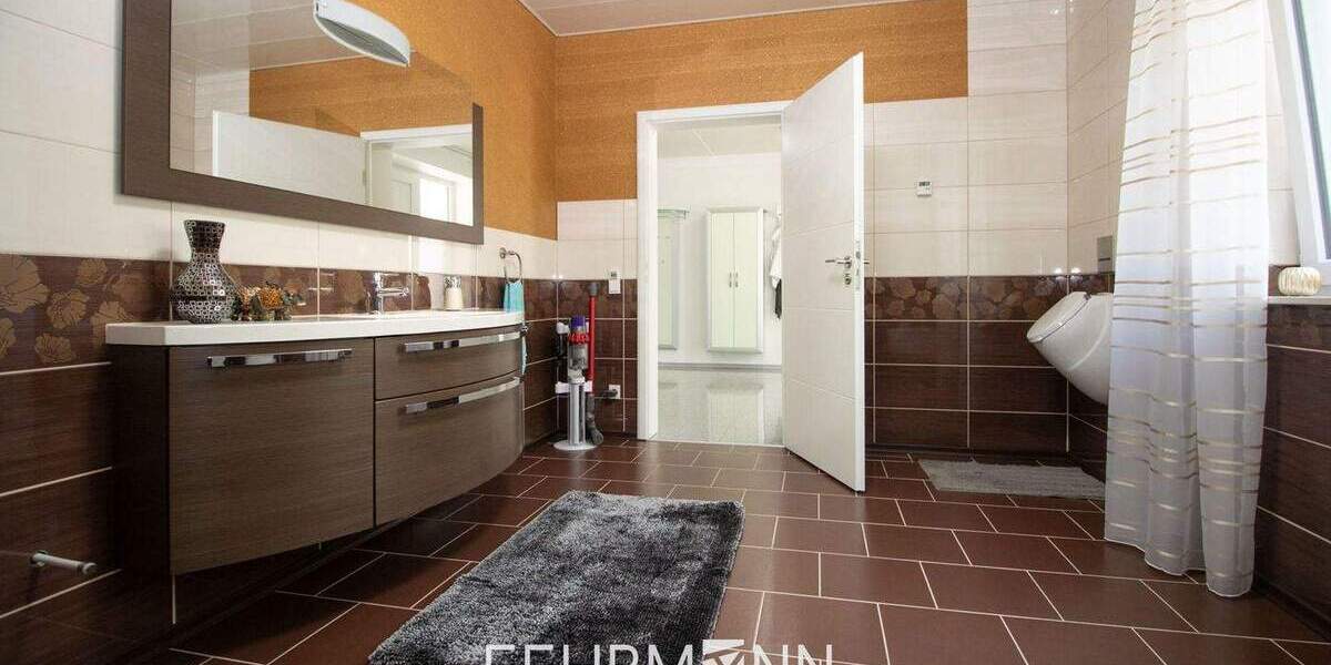 Einfamilienhaus Wettringen - 8 Zimmer, 328 m&sup2;, 699.000&euro; | Angebot:25668209