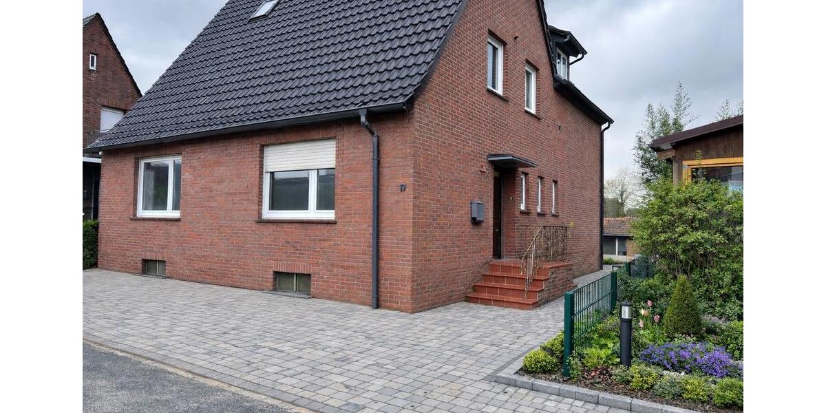 Etagenwohnung Bad Bentheim - 6 Zimmer, 150 m&sup2;, 1.300&euro; | Angebot:27577184