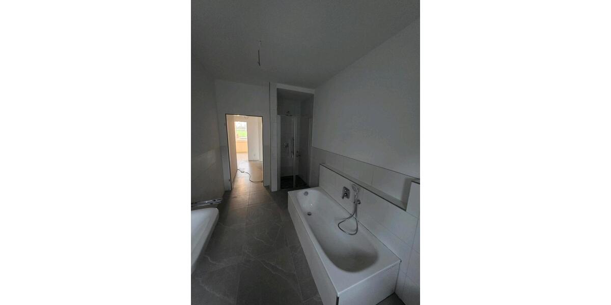 Erdgeschoßwohnung Voltlage - 4 Zimmer, 145 m&sup2;, 1.200&euro; | Angebot:25722213