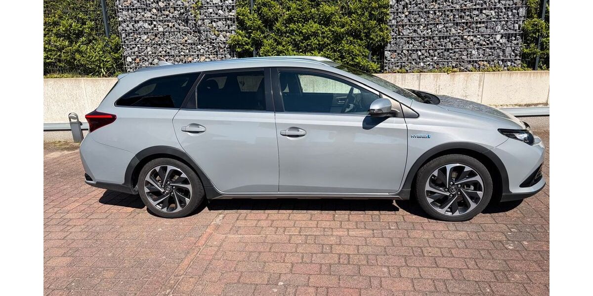 Toyota Auris 66.500 km 18.500 &euro; Rheine 48431