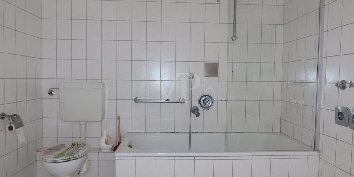 Frisch renovierte 3-Zimmer-Wohnung mit Einbauküche - Dachgeschoßwohnung Emsbüren | Angebot:26943003