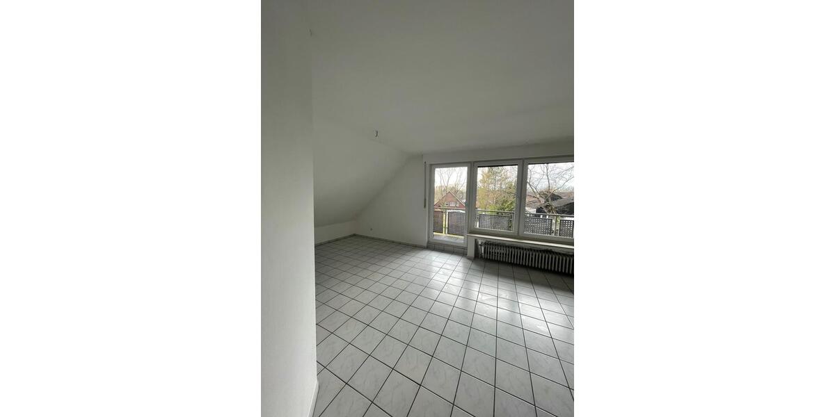 Dachgeschoßwohnung Lingen (Ems) - 3 Zimmer, 86 m&sup2;, 750&euro; | Angebot:25754003