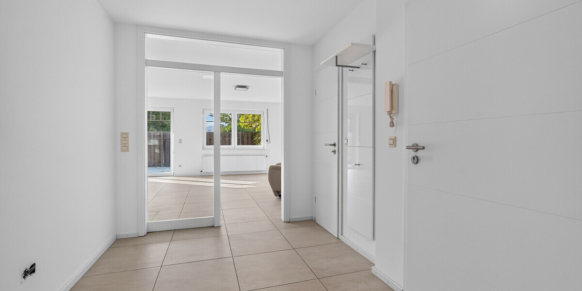 Bezugsfreie 2-Zimmer-Erdgeschosswohnung mit über 30 m² Terrasse und neuwertiger Küche in Rheine - Erdgeschoßwohnung Rheine Rheine | Angebot:27733108