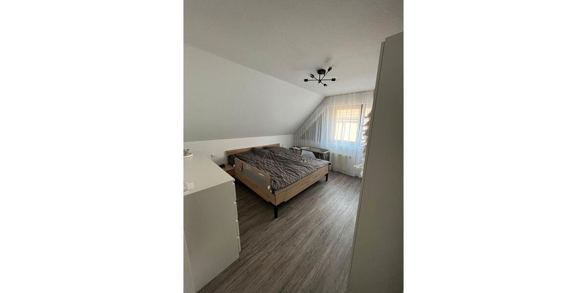 Dachgeschoßwohnung Greven - 4 Zimmer, 110 m&sup2;, 1.090&euro; | Angebot:27597730