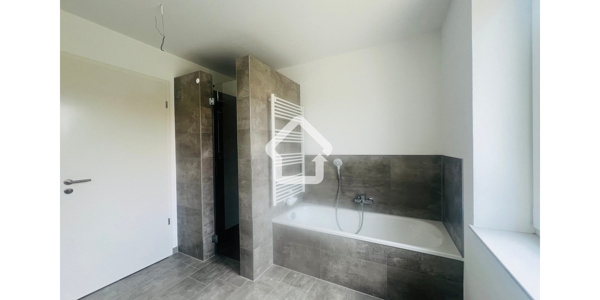 Doppelhaushälfte Lingen (Ems) Damaschke - 4 Zimmer, 130 m&sup2;, 1.575&euro; | Angebot:26647856