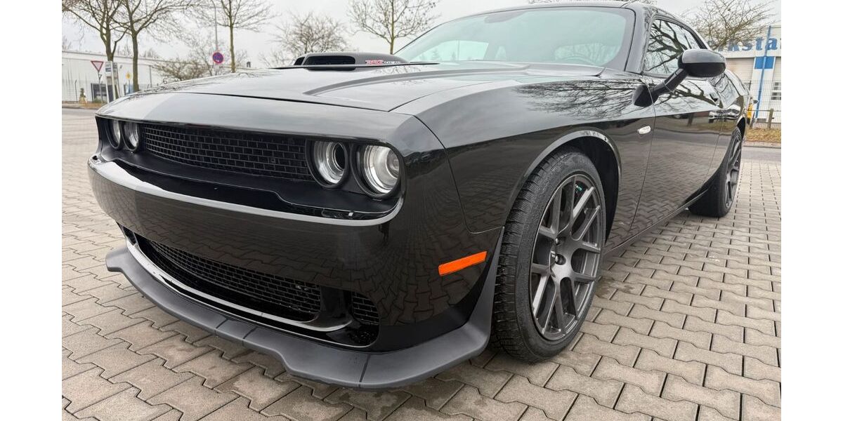 Dodge Challenger 72.000 km 38.499 &euro; Schüttorf 48465