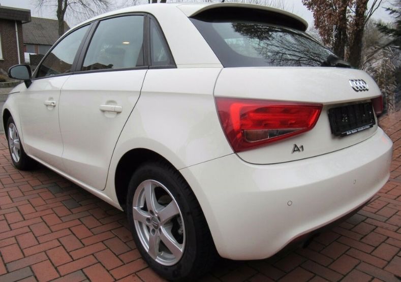 Audi A1 205.000 km 6.200 &euro; Schapen 48480