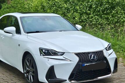 Lexus IS 300 115.263 km 35.000 &euro; Ibbenbüren 49479