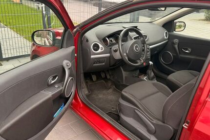 Renault Clio 106.000 km 2.800 &euro; Hörstel 48477