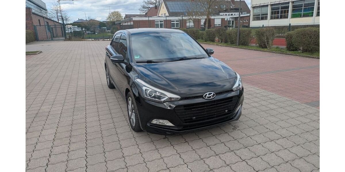 Hyundai i20 100.877 km 8.500 &euro; Freren 49832