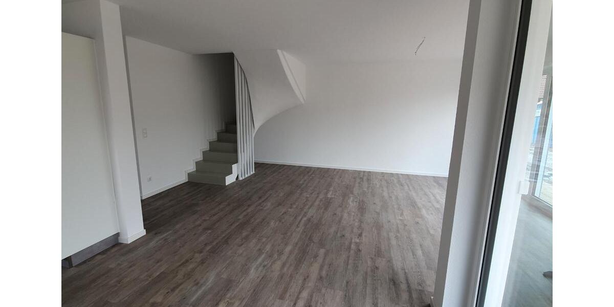 Doppelhaushälfte Lingen (Ems) - 5 Zimmer, 125 m&sup2;, 1.296&euro; | Angebot:26560574