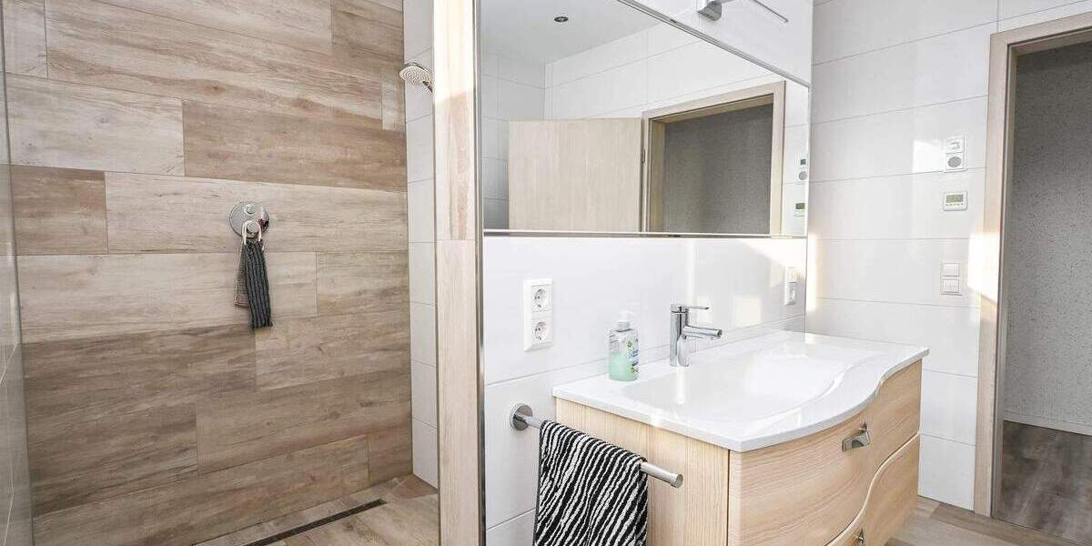 Einfamilienhaus Hopsten - 7 Zimmer, 254 m&sup2;, 585.000&euro; | Angebot:25744101