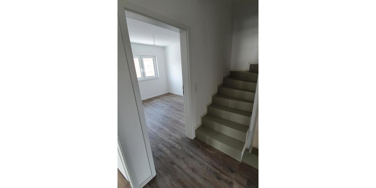 Doppelhaushälfte Lingen (Ems) - 5 Zimmer, 125 m&sup2;, 1.296&euro; | Angebot:26560574