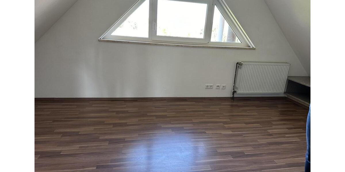 Dachgeschoßwohnung Nordwalde - 6 Zimmer, 150 m&sup2;, 1.350&euro; | Angebot:25216811