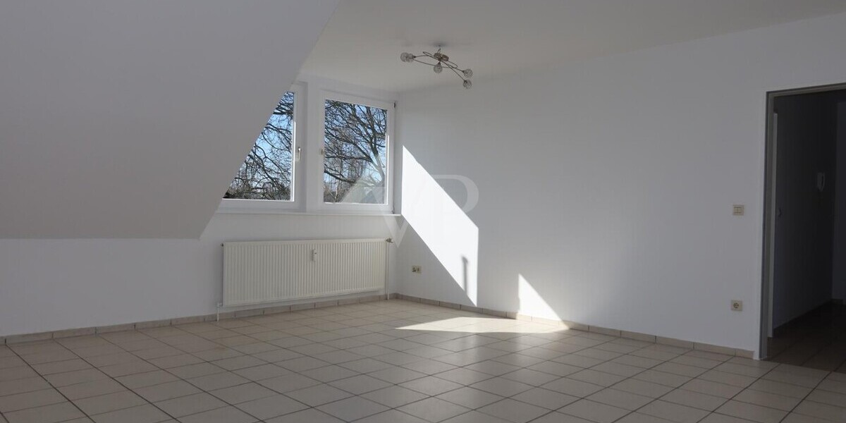 Gut geschnittene 3-Zimmer-Wohnung! – renoviert, gepflegt & sofort verfügbar - Dachgeschoßwohnung Emsbüren | Angebot:25922845