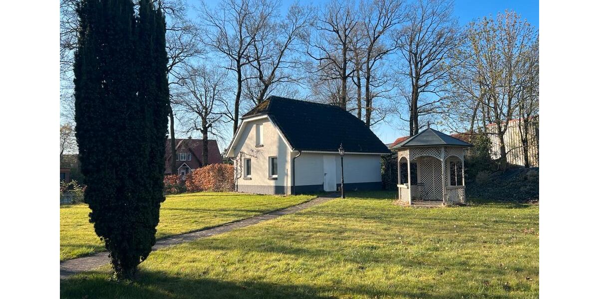 Einfamilienhaus Gronau (Westfahlen) - 10 Zimmer, 300 m&sup2;, 2.700&euro; | Angebot:23702922