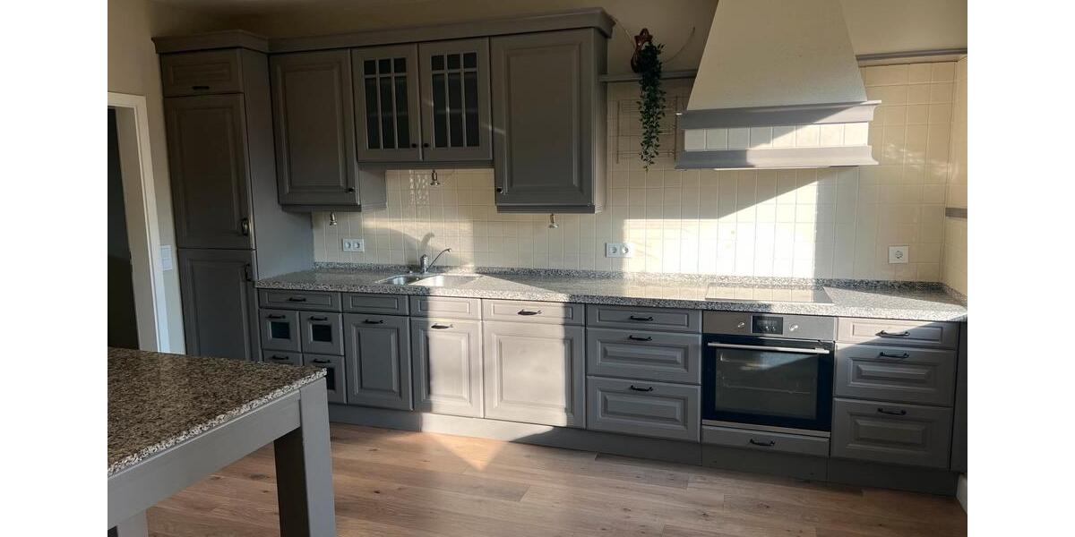 Einfamilienhaus Gronau (Westfahlen) - 10 Zimmer, 300 m&sup2;, 2.700&euro; | Angebot:23702922