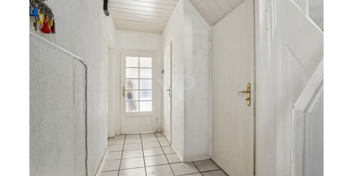 Reihenendhaus mit großem Grundstück, Pool und wohnmobilgeeigneter Doppelgarage - Reihenendhaus Rheine Rheine | Angebot:26591723