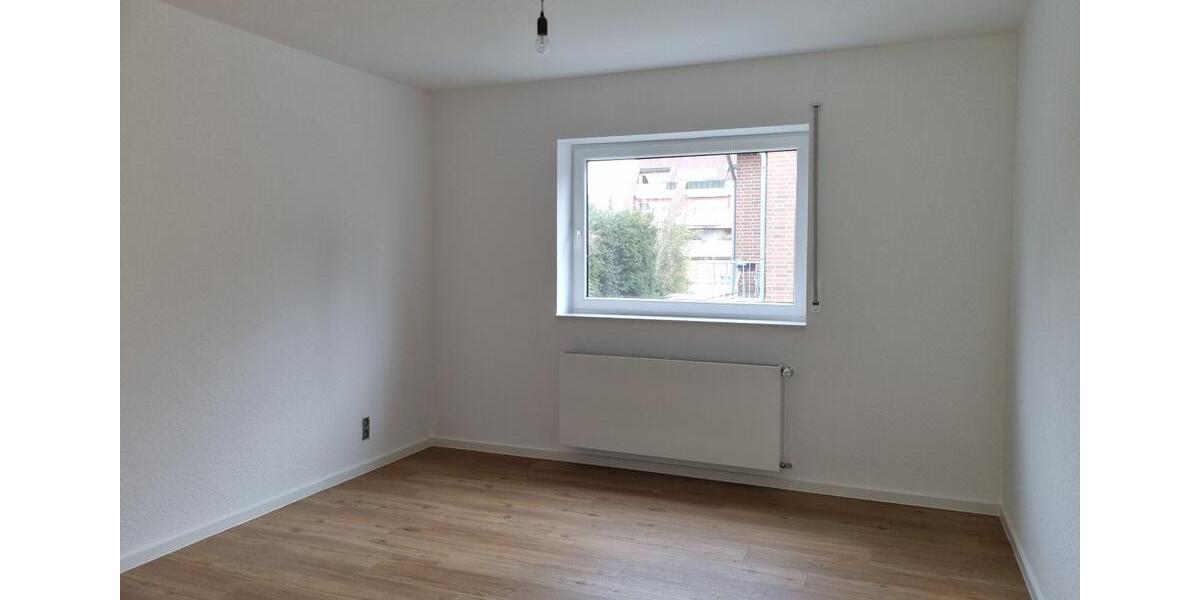 Etagenwohnung Lingen (Ems) - 3 Zimmer, 104 m&sup2;, 930&euro; | Angebot:26041131