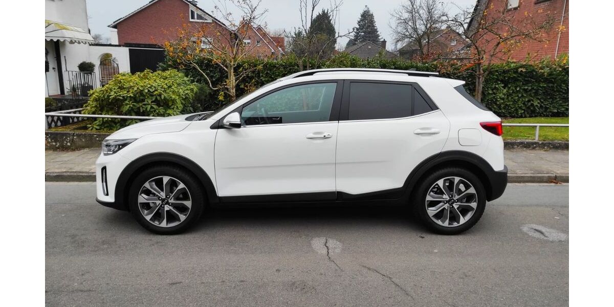 Kia Stonic 79.990 km 14.950 &euro; Ibbenbüren 49477