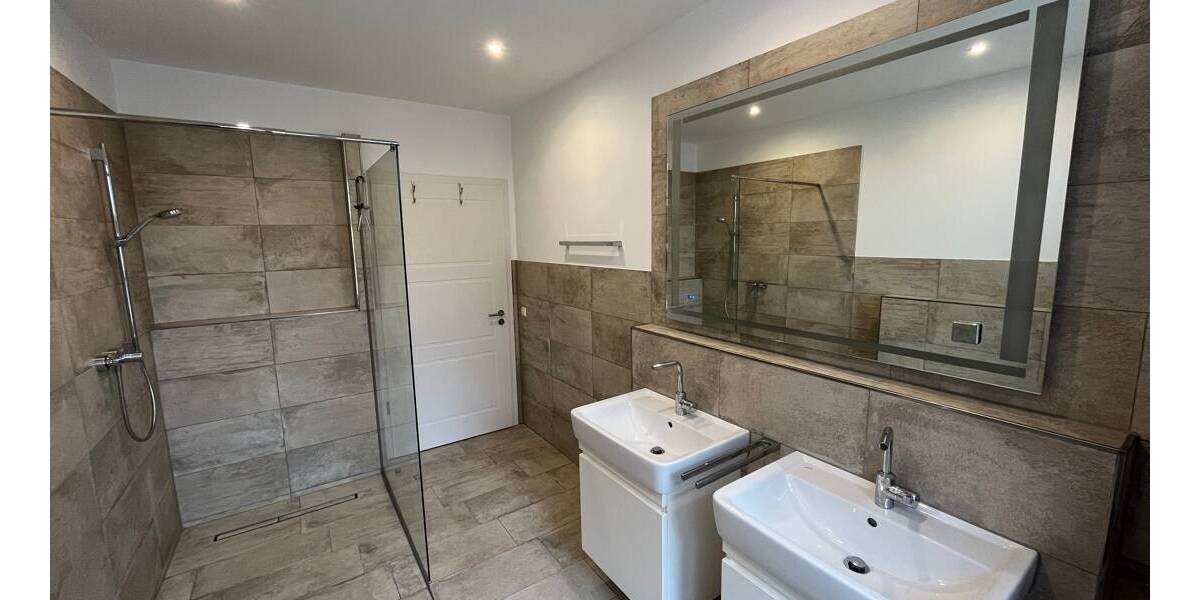 Etagenwohnung Rheine Innenstadt - 3 Zimmer, 148 m&sup2;, 1.350&euro; | Angebot:26797635