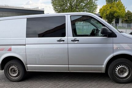 VW T5 Transporter 235.000 km 7.800 &euro; Heek-Nienborg 00491725307707 48619