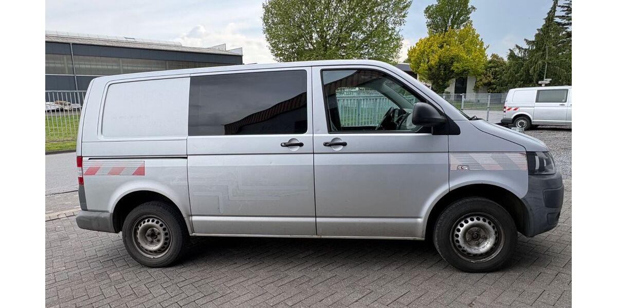 VW T5 Transporter 235.000 km 7.800 &euro; Heek-Nienborg 00491725307707 48619