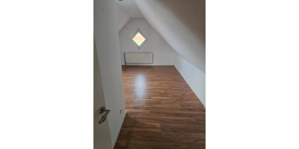 Dachgeschoßwohnung Greven - 5 Zimmer, 120 m&sup2;, 1.200&euro; | Angebot:26062566