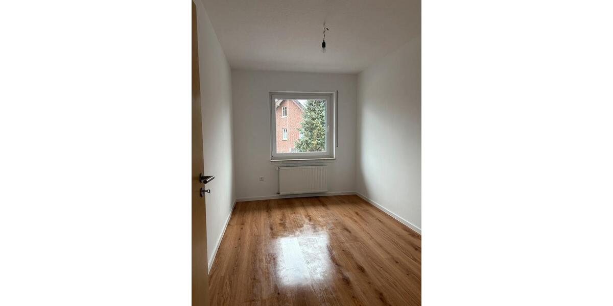 Etagenwohnung Lingen (Ems) Damaschke - 4 Zimmer, 102 m&sup2;, 900&euro; | Angebot:27620386
