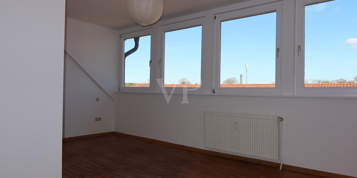 Gut geschnittene 3-Zimmer-Wohnung! – renoviert, gepflegt & sofort verfügbar - Dachgeschoßwohnung Emsbüren | Angebot:25922845