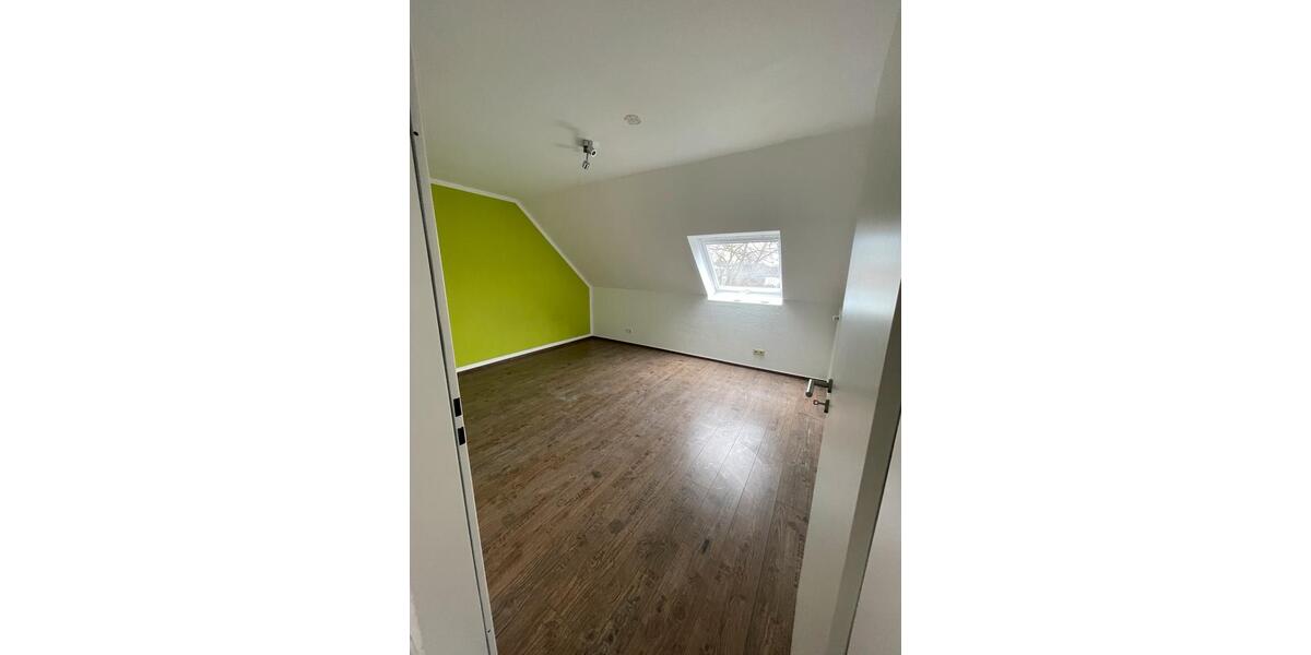 Dachgeschoßwohnung Lingen (Ems) - 3 Zimmer, 86 m&sup2;, 750&euro; | Angebot:25754003