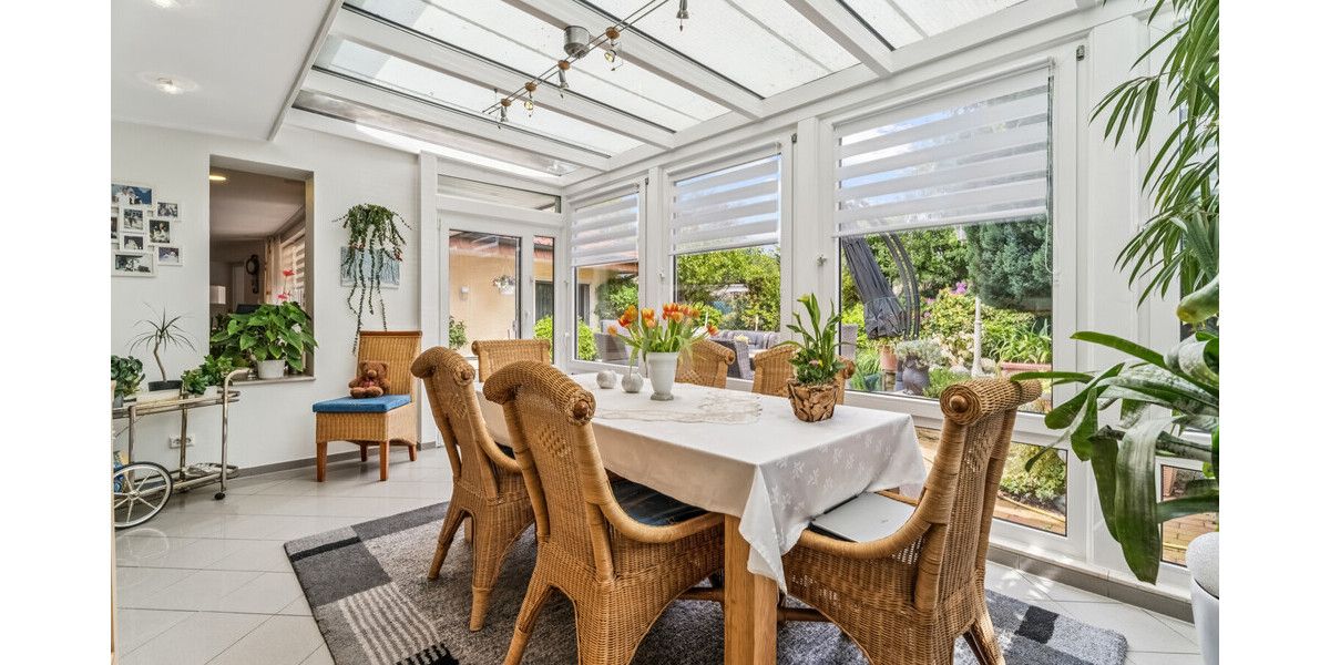 Stilvoller Bungalow mit Wintergarten & Kamin – Wohnen auf einer Ebene in idyllischer Lage - Einfamilienhaus Rheine / Elte Rheine | Angebot:26781763