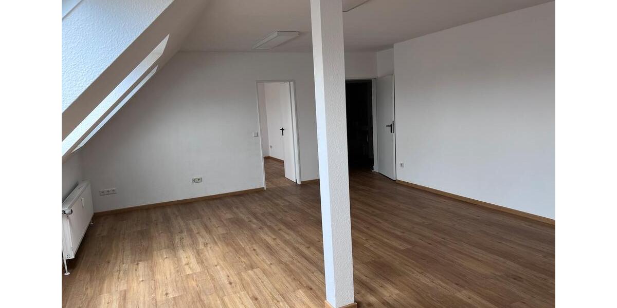 Dachgeschoßwohnung Lingen (Ems) - 2 Zimmer, 65 m&sup2;, 650&euro; | Angebot:26003927