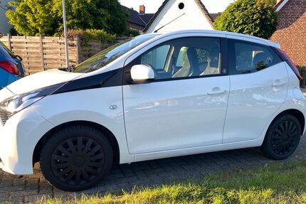 Toyota Aygo (X) 24.300 km 11.700 &euro; Emsdetten 48282