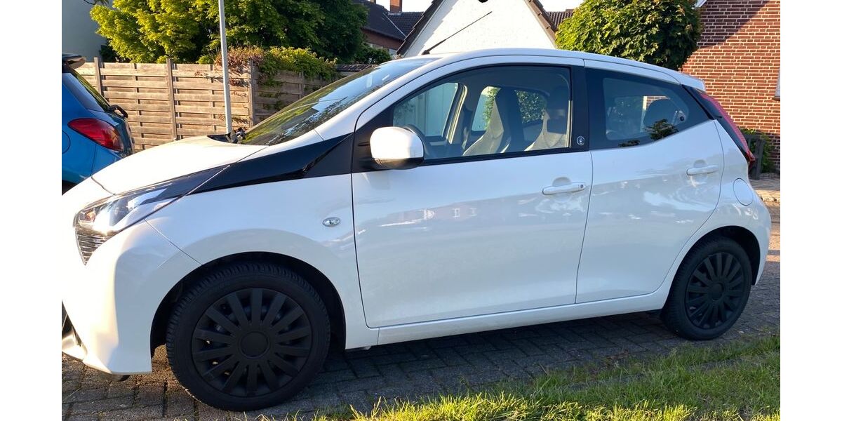 Toyota Aygo (X) 24.300 km 11.700 &euro; Emsdetten 48282