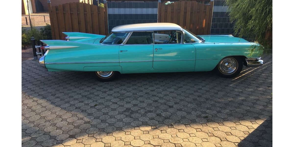 Cadillac Deville 100.000 km 34.500 &euro; Lingen 49811